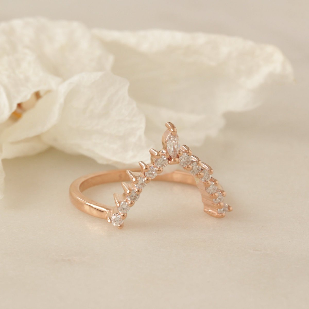 SillyShiny's tweet image. Unmissable! Check out this V Diamond Ring - Top Ring for the Ballerina ring set .
sillyshiny.com/products/v-dia…
#bridesrings #DiamondStacking