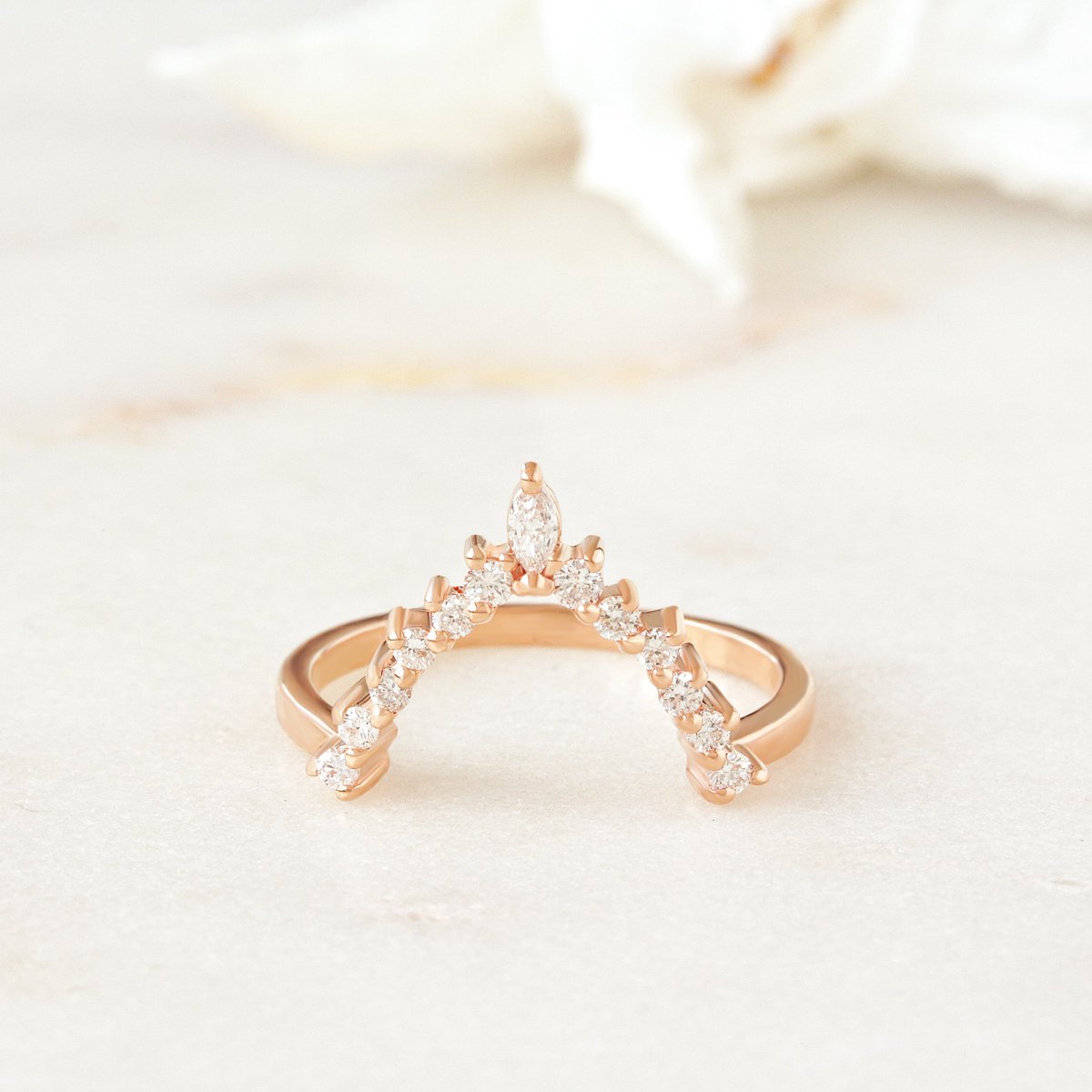 SillyShiny's tweet image. Unmissable! Check out this V Diamond Ring - Top Ring for the Ballerina ring set .
sillyshiny.com/products/v-dia…
#bridesrings #DiamondStacking