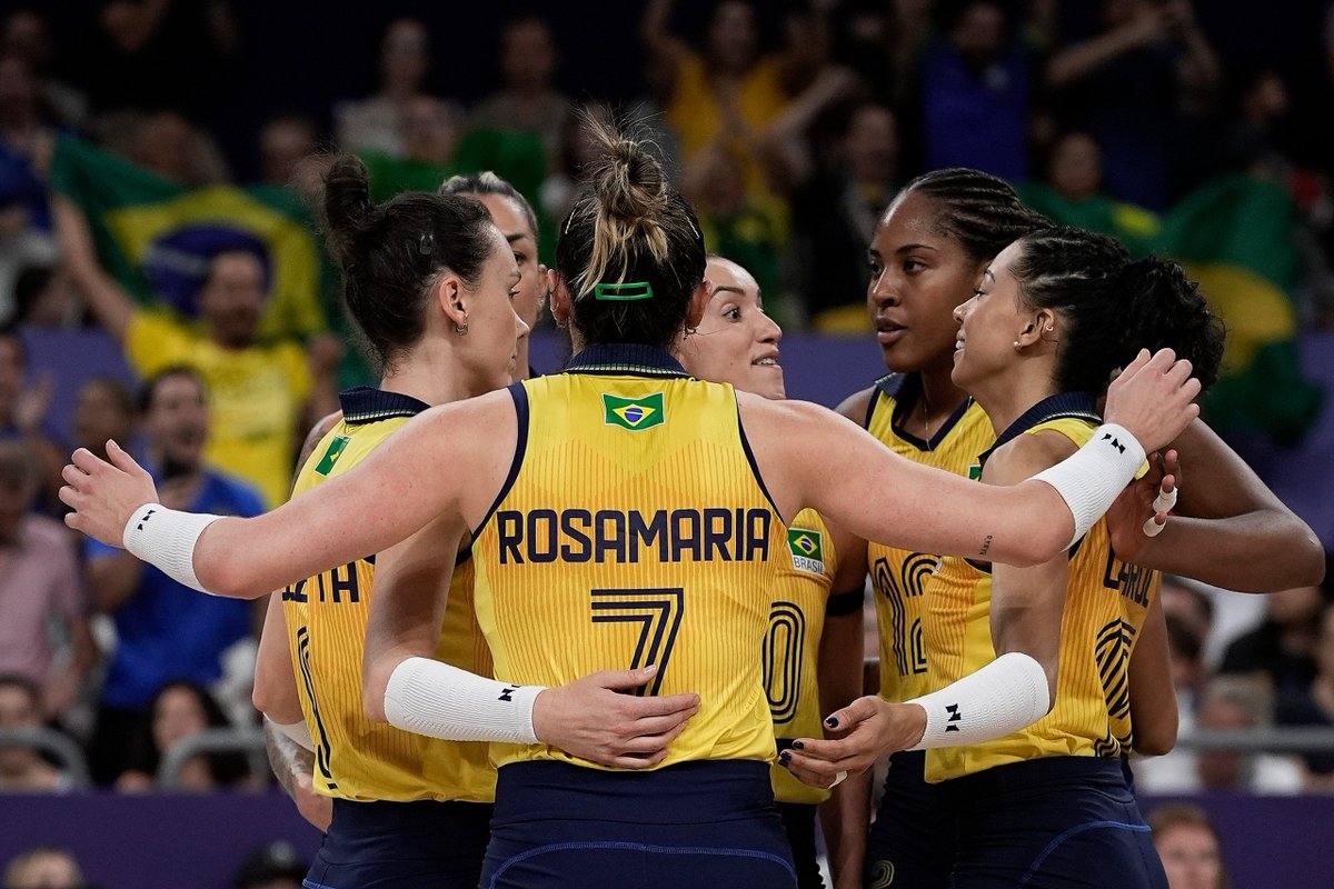 MENINAS, VOCÊS ORGULHAM NOSSO PAÍS!

Deram show! Tem noção que elas perderam 3 sets durante TODOS OS JOGOS OLÍMPICOS? Vocês são gigantes demais!

Hoje, não deu. Jogaram até o último ponto, até o último set. 3-2 para elas. MAS NÃO ACABOU POR AQUI!

TRAGAM ESSE BRONZE! VOCÊS