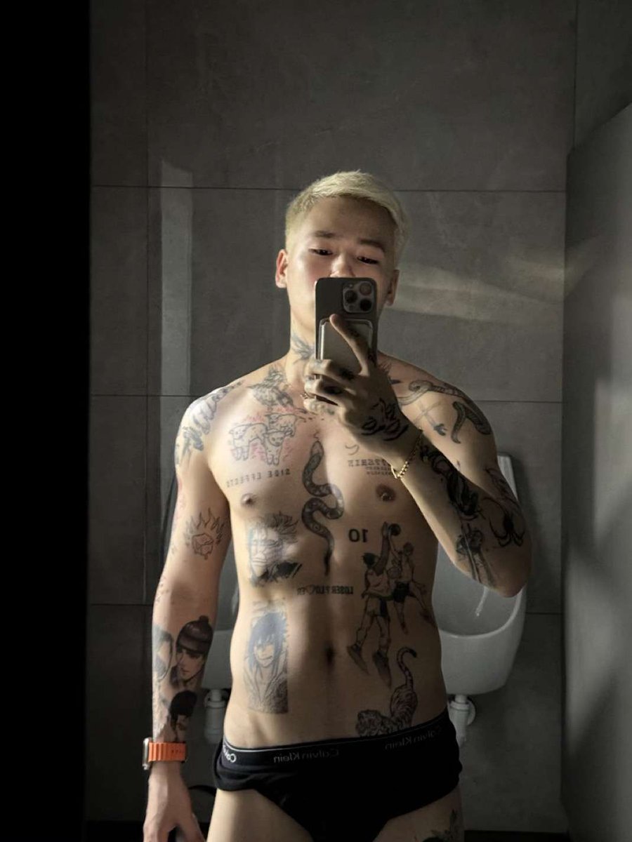 TattedDominace's tweet photo. Time for my morning routine. https://t.co/W6dfpfTvgf