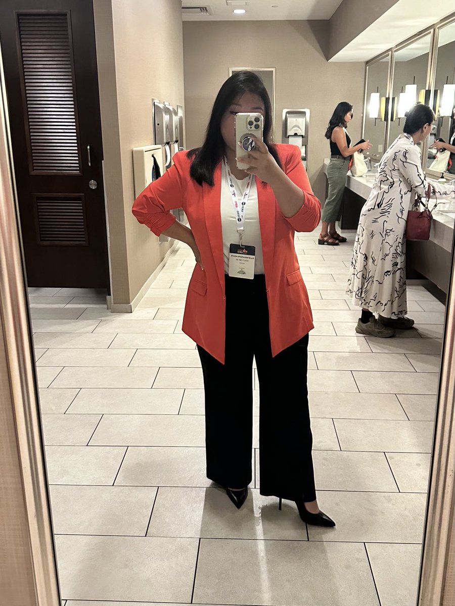 Day 2 of <a href="/aaja/">Asian American Journalists Association est. 1981</a> #AAJA24 starting off hot with a panel from ⁦<a href="/tliou/">Tiffany Liou</a>⁩ ⁦<a href="/jobinpnews/">Jobin Panicker</a>⁩ of ⁦<a href="/wfaa/">WFAA</a>⁩ and ⁦<a href="/HeidiWigdahl/">Heidi Wigdahl</a>⁩ of <a href="/kare11/">KARE 11</a> on Making a Memorable Story 🎤⚡️✍🏽