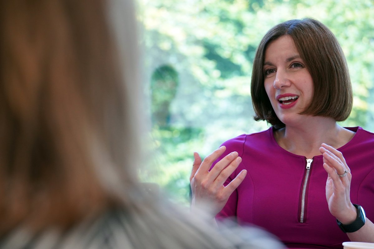 oeogovuk's tweet image. Minister for Women and Equalities @bphillipsonMP was in Darlington this week, discussing the barriers that women face when entering politics with @5050Parliament.

5050parliament.co.uk