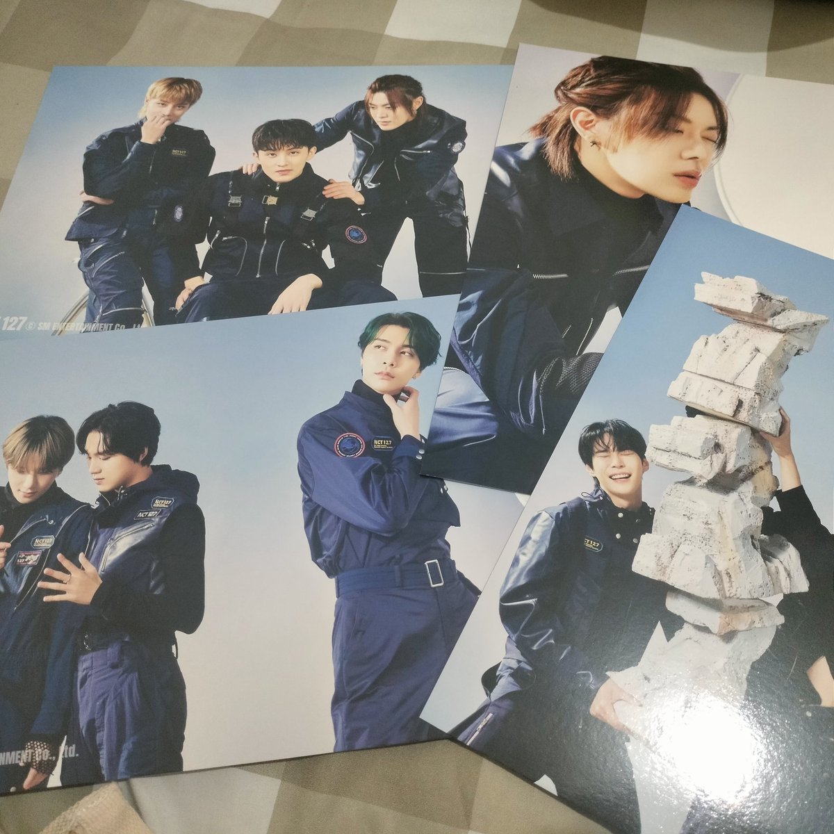 cocogoba's tweet photo. WTS NCT 127 SG24 unsealed  
• Box + folded poster 25k
• Calender 25k  
• Postcard+stiker 15k  
• Polaroid jy 30k  
• Poster unit all 25k  
💵Take all 100k💵 

✅Inc all
🍊vid, keep
📍Dom bdg

# nct 127 ina taeil johnny taeyong yuta doyoung jaehyun jungwoo mark haechan https://t.co/xaHX6A41A6
