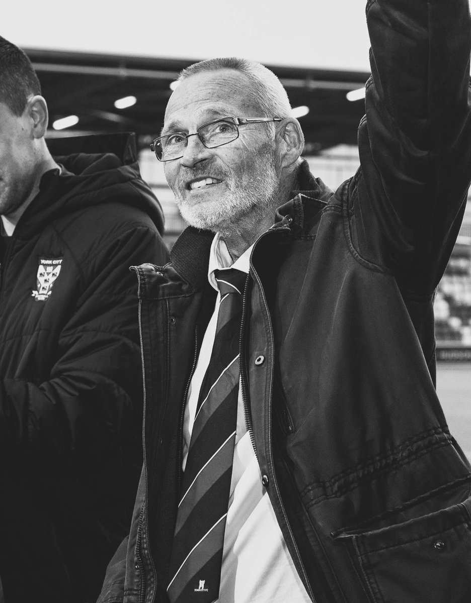 StanCollymore's tweet photo. Sending all my love and condolences to @brianlittle912 and family after the news of the passing of Alan Little.

I'm sure everyone at our club, supporters and Villa family feel the same.

Rest in peace, Alan, and gaffer we're thinking of you. https://t.co/s2yX6M3dO7