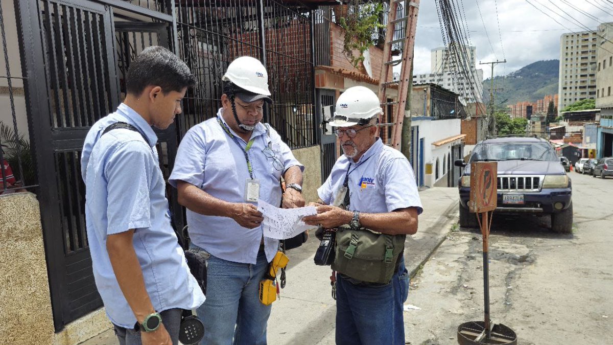 #8Ago
#PrensaMincyt <a href="/mincyt_VE/">Ministerio del P. P para Ciencia y Tecnología</a>
“Cantv restituyo servicios de telecomunicaciones a más de 480.000 suscriptores en el primer semestre del año”
tinyurl.com/mryfcr4t
#PuebloSonrienteYEnPaz #Infocentro
<a href="/Gabrielasjr/">Gabriela Jiménez</a> <a href="/LaRosaInfoVE/">LaRosaInfoVE</a>  <a href="/InfocentroOce/">Infocentro_Vzla3</a> <a href="/enunclicvlc/">caraboboenunclic</a>