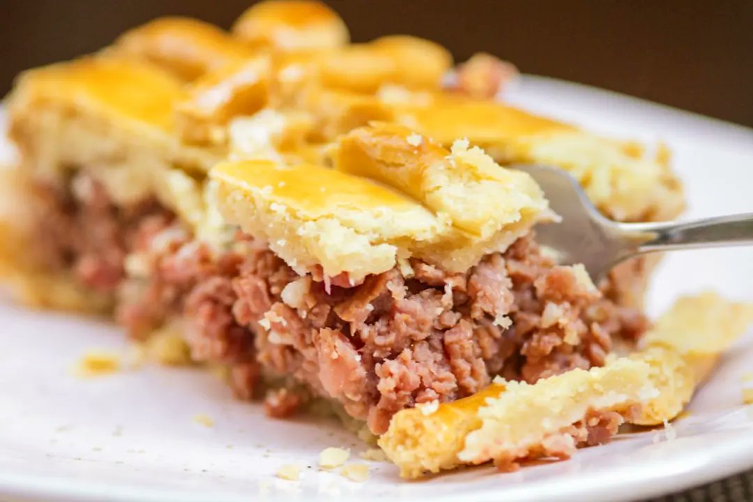 diegosalgado7's tweet image. Amigos, 

meu pai precisa novamente de uma força para alavancar as vendas da Torta do Pai.

Hoje, todas as tortas do cardápio têm 10% de DESCONTO.

Qualquer ajuda vale, até um RT para divulgar a promoção.

Peça pelo WhatsApp (11) 98089-9692 e receba ainda HOJE.

Obrigado! 🥧👨‍🍳🚲