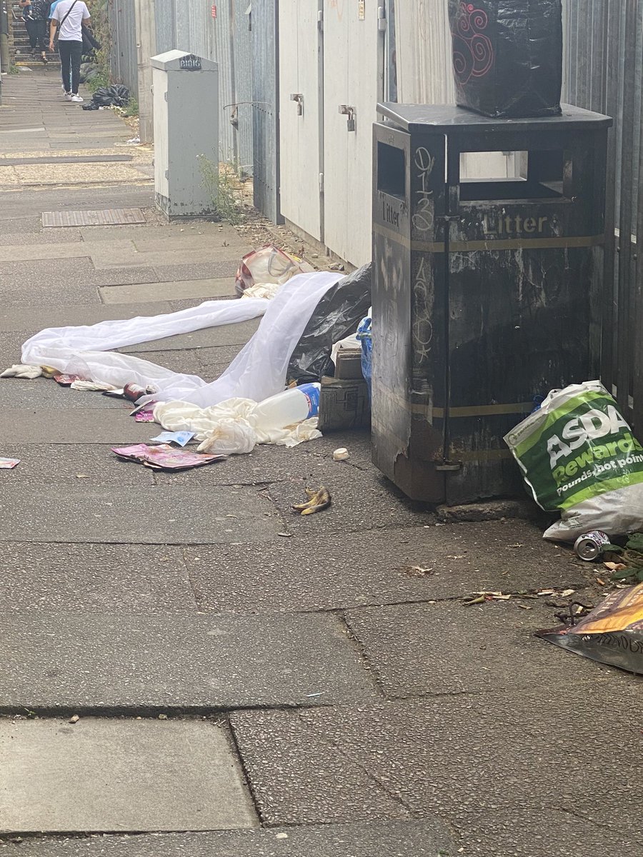 _MERRIFIELD89's tweet photo. IG11 is disgusting &amp; a major problem. There’s constant fly tipping &amp; drug users are continuing to dispose of their bodily waste on our streets.. it’s filthy! What r u doing about it? #StampItOut! @lbbdcouncil @MoinAQuadri @MayorofLondon @Kier_Starmer_PM https://t.co/wPandcAZhX