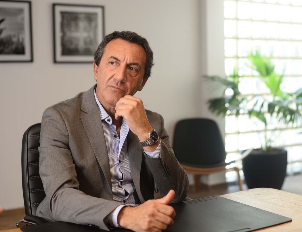 #Deportivo7a0 | FINANZAS EN ROJO |

#GELP #CGE 🐺 🔥 🔥 🔥 💵💵💵
La Comisión Directiva, encabezada por Mariano Cowen, esta gestionado en entidades financieras, un préstamo por $400.000.000, para el pago de gastos operativos mensuales del club, que continúa siendo deficitario.