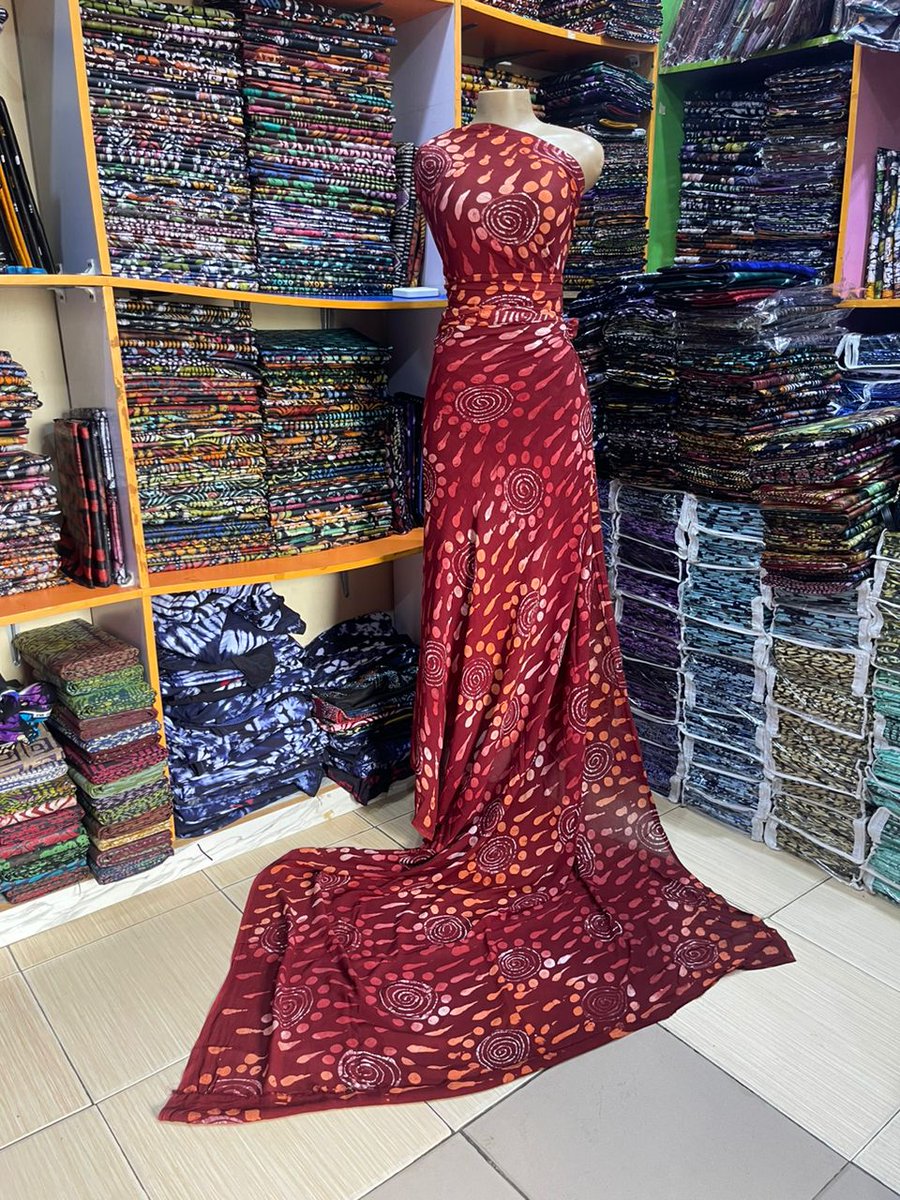 ravrtw's tweet photo. BEAUTY 😍 😍 😍 

LUXURY ADIRE CHIFFON 

YARDS : 5 YARDS 

PRICE: 40,000

#Adire #AdireBatik #adirefabric #africanfashion #chiffon #africantextiles #africanfabric #ravfabric #luxury https://t.co/LxBkTVdY4T