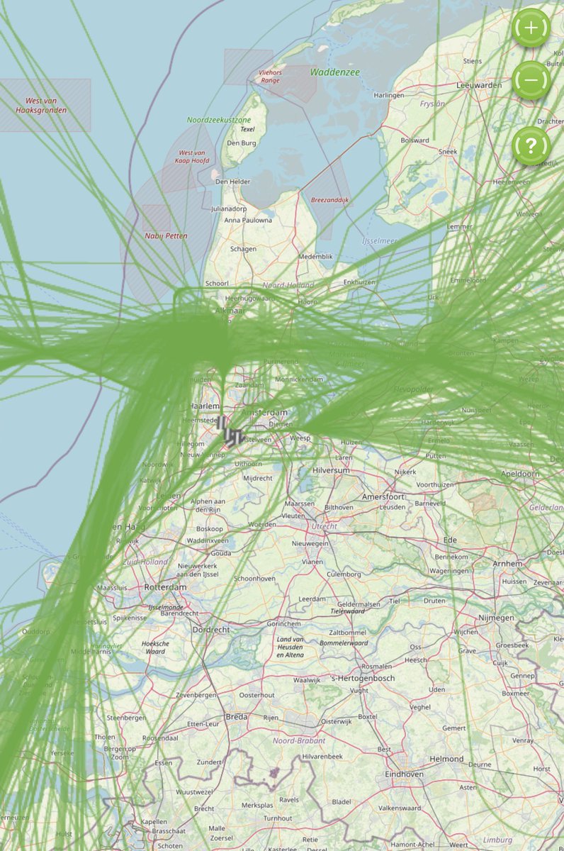 JacquelineAvun's tweet photo. Vliegbewegingen gedurende 24 uur van en naar Schiphol op 7 augustus 2024
(groen: aankomsten blauw: vertrekken)
#schiphol #krimp #klm #hubfunctie #vierderoute #ufp #zzs #co2 #astma #stophubfuntie #schipholschandaal @2eKamertweets https://t.co/bjLYRDJjhl