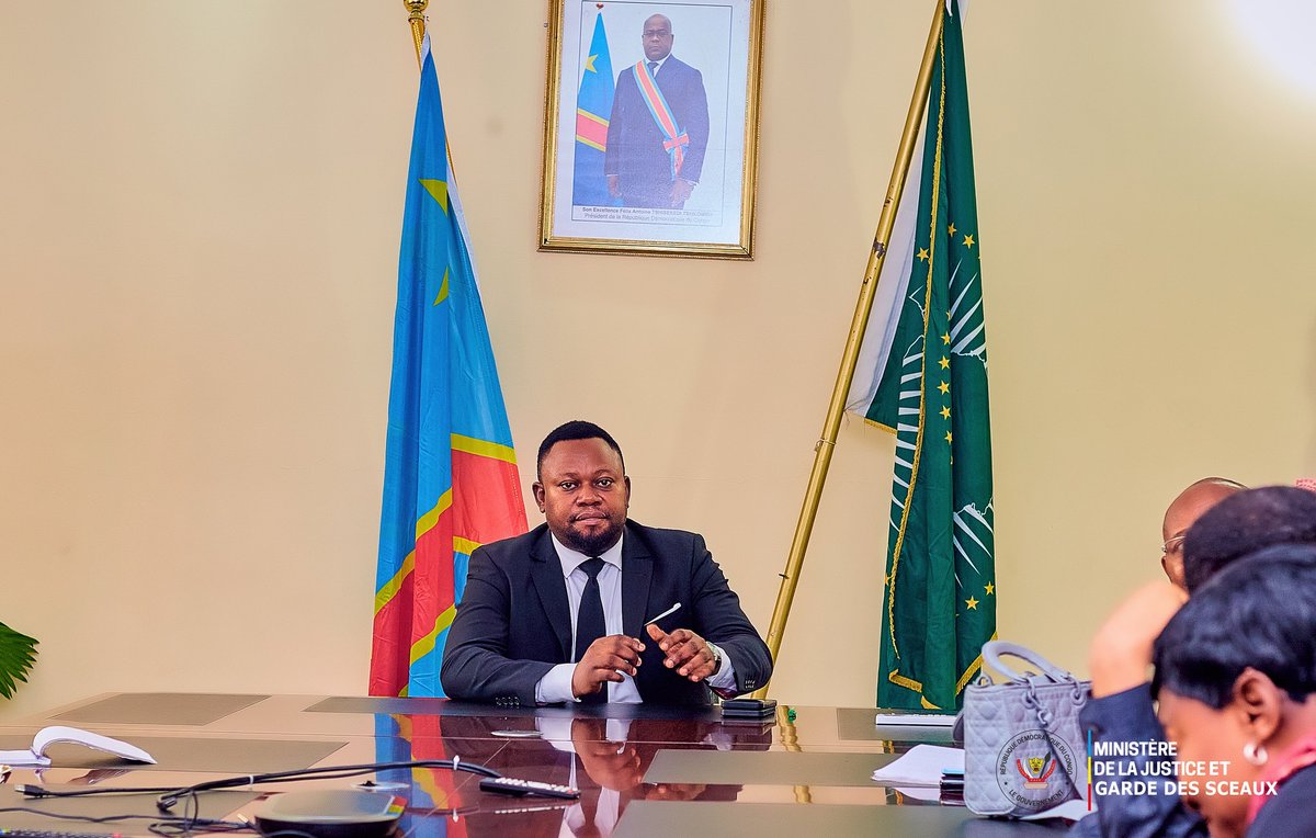 En mission de service à Bruxelles, le vice-ministre de la Justice et Contentieux international, Me <a href="/SamuelMbemba4/">Maître Samuel MBEMBA KABUYA TANDA</a>, a annoncé des mesures pour le rapatriement des Congolais actuellement emprisonnés à l'étranger de manière injuste, selon une dépêche de sa cellule de communication.