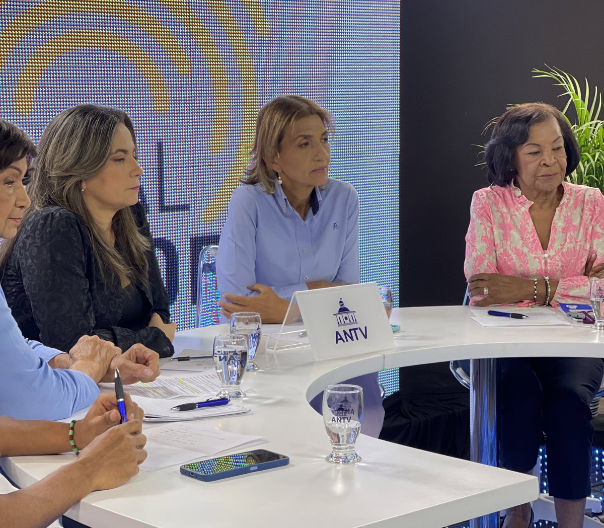 #8ago #OidoAlTambor || Diputada Carolina Cestari:  

"No podemos permitir que nos conviertan esto en un campo de batallas, que ellos en su territorio no lo permiten"