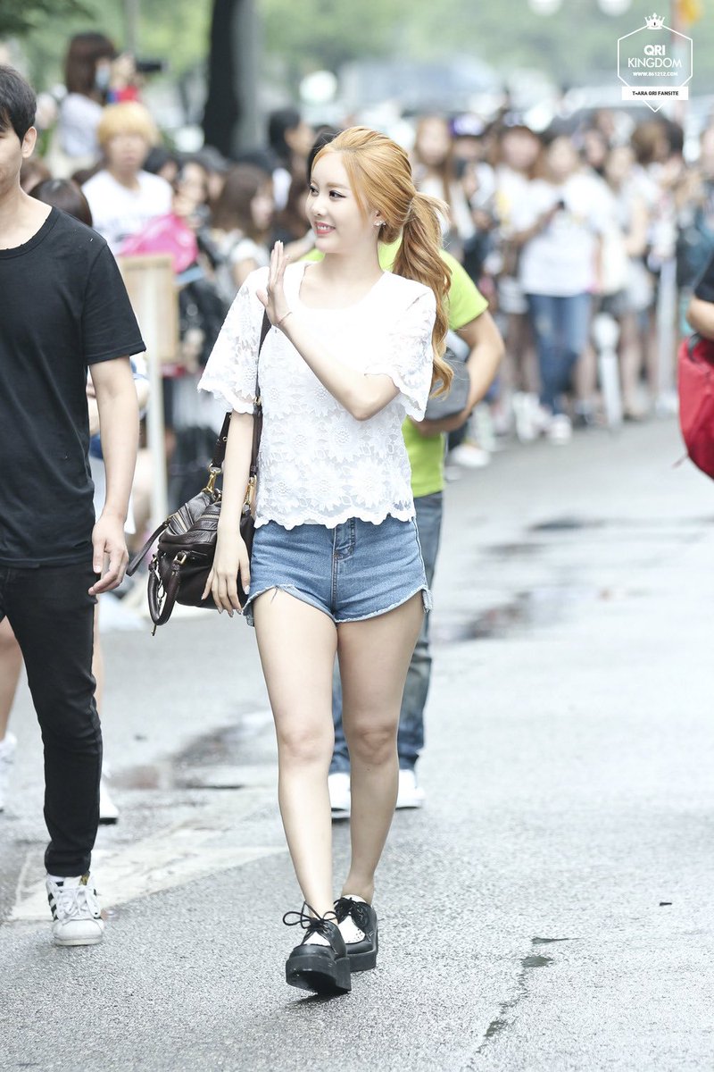 TARARCHIVES's tweet photo. #Qri #큐리 #キュリ #居麗
#LeeQri #이큐리 #李居麗 #티아라 https://t.co/Tyd4HdM2VY