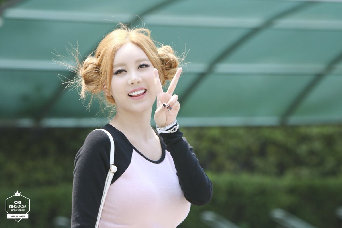 TARARCHIVES's tweet photo. #Qri #큐리 #キュリ #居麗
#LeeQri #이큐리 #李居麗 #티아라 https://t.co/aakLCJJKfz