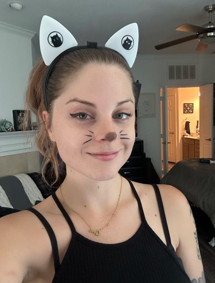 Ashley tweet media