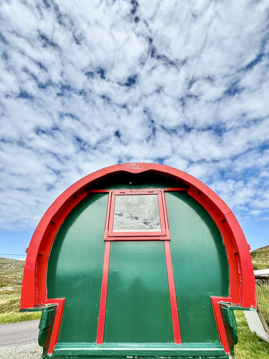 Eamon_Timmins's tweet image. A splash of colour at Three Castle Head, #MizenHead #WestCork #WildAtlanticWay