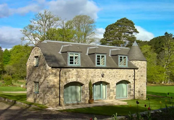 WestPeninsulas's tweet photo. The Cart Barn &amp; Smiddy are set in 26 acres of garden &amp; wild grounds with access to local beaches with views of the Small Isles and the Isle of Skye. 🏡 Self catering accommodation 🛣 Great for walks, hikes, swims, wildlife watching 🐾 Dog friendly https://t.co/cZU0itYph6 https://t.co/293f6RiwwF