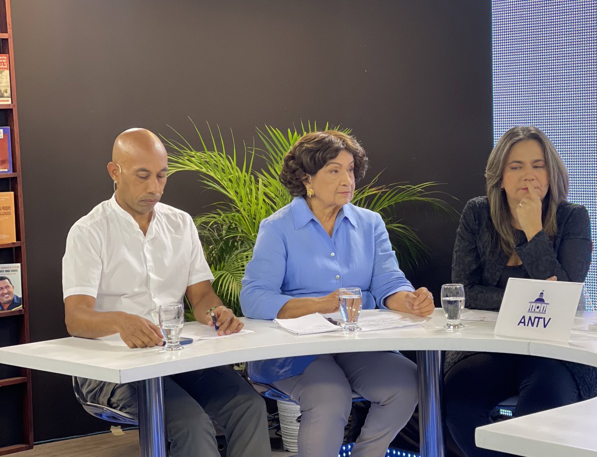 #8ago #OidoAlTambor || Periodista Rosita Caldera: 

"La verdadera intención era romper con un país que se llama Venezuela... porque Venezuela está a la cabeza de un proceso de un futuro político, cultural y social"