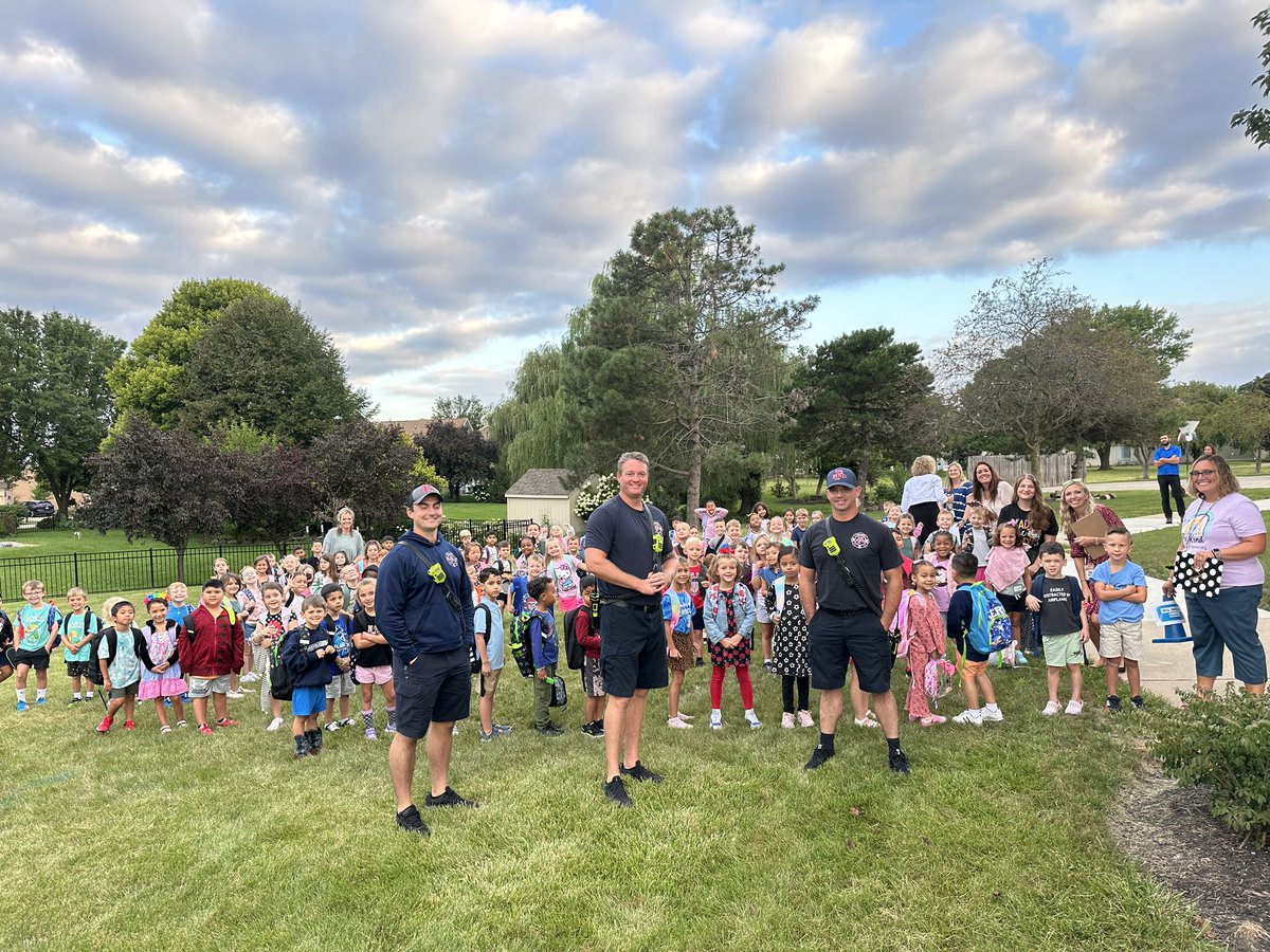 Fishers Fire Department “high fiving” NBE Bulldogs on a beautiful Thursday morning.  Thanks for making their day, FFD! <a href="/FishersFireDept/">Fishers Fire Dept.</a> <a href="/NBEbulldogs/">New Britton Elem.</a> <a href="/HSESchools/">Hamilton Southeastern Schools</a>