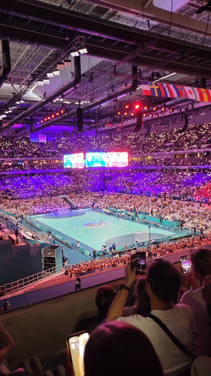 emma__lmrd's tweet photo. Ptn incroyable ce match, meilleur match auquel j'ai assisté de ma vieeee @sunofalycia https://t.co/Tdr1ACv8R5