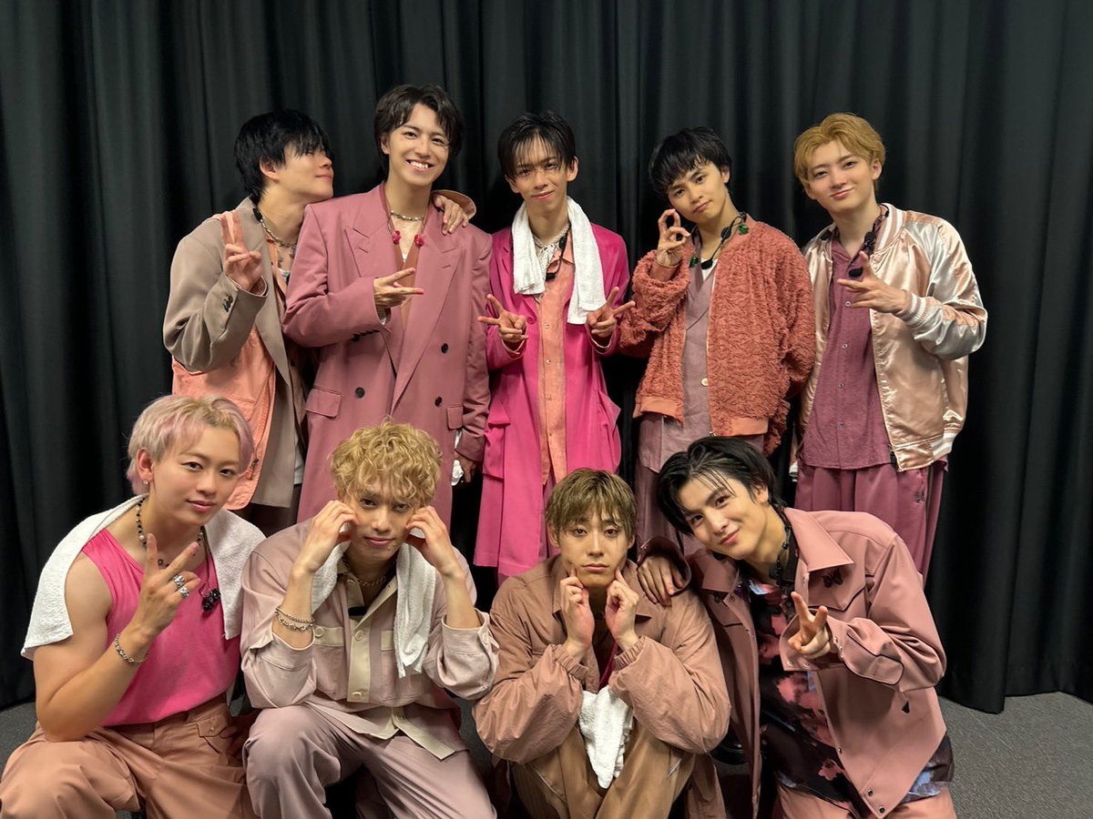 choooo106's tweet photo. 超特急🚅🩷８号車の日💐
おめでとう！たくさんありがとう♡
今年も行けて幸せでしたっ！！！
あーん楽しかった、大好きっ💋💓 https://t.co/AxB2LcuWb2