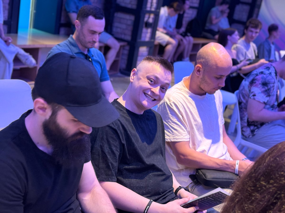 UniotLabs's tweet photo. Last week, the #Uniot team joined "Hello #ICP World," Ukraine’s first offline Internet Computer event. We connected with the community, saw great pitches from #DFINITY startups, and left inspired. Proud to be part of ICP and excited for its future in Ukraine!

#UniotLabs #Web3 https://t.co/u0mOUJq0hX