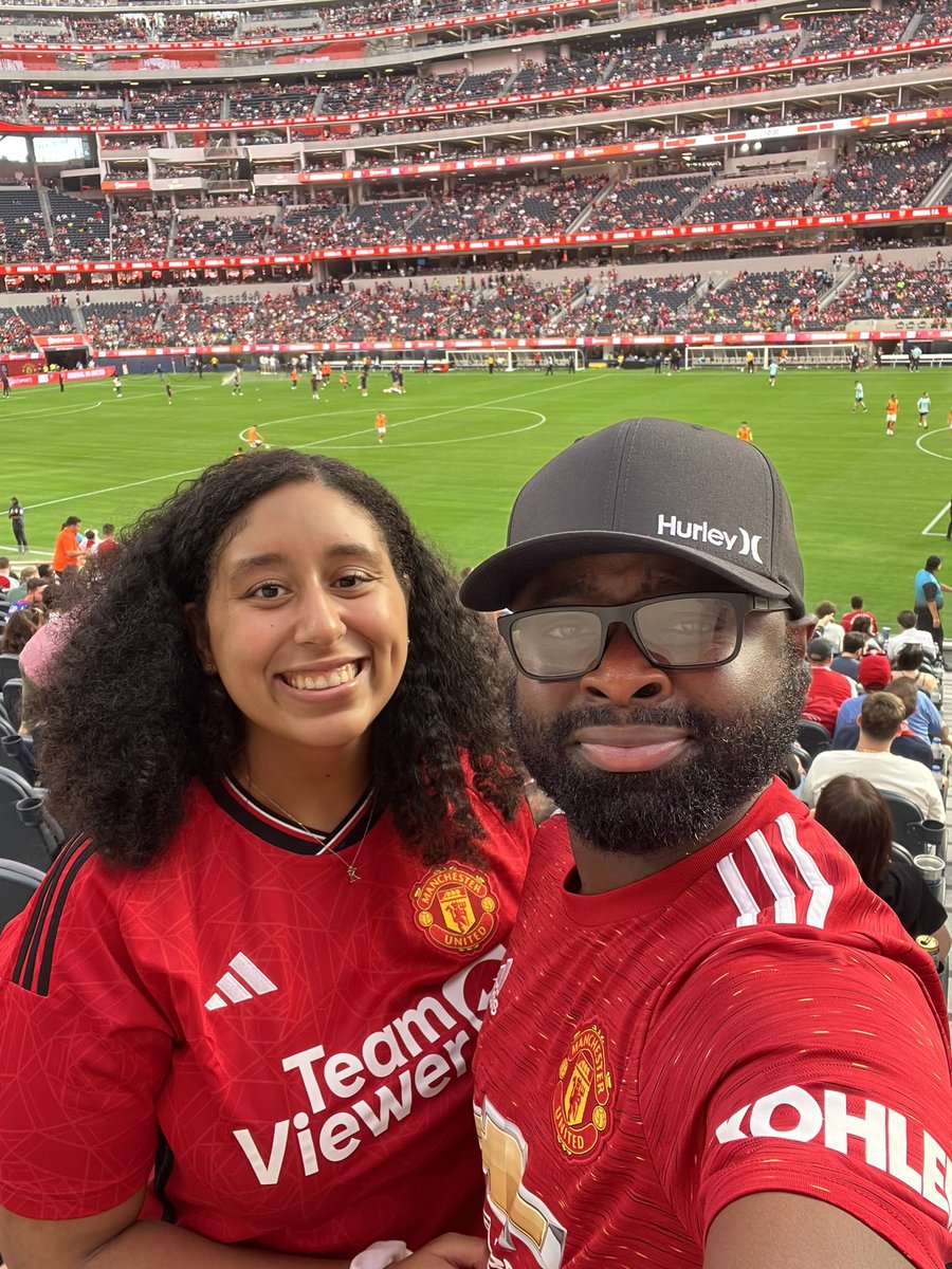Kristenelise20's tweet photo. Throwback to the Manchester United game with my favorite person ❤️ #RivalsinRed https://t.co/vmO8vY2WyN