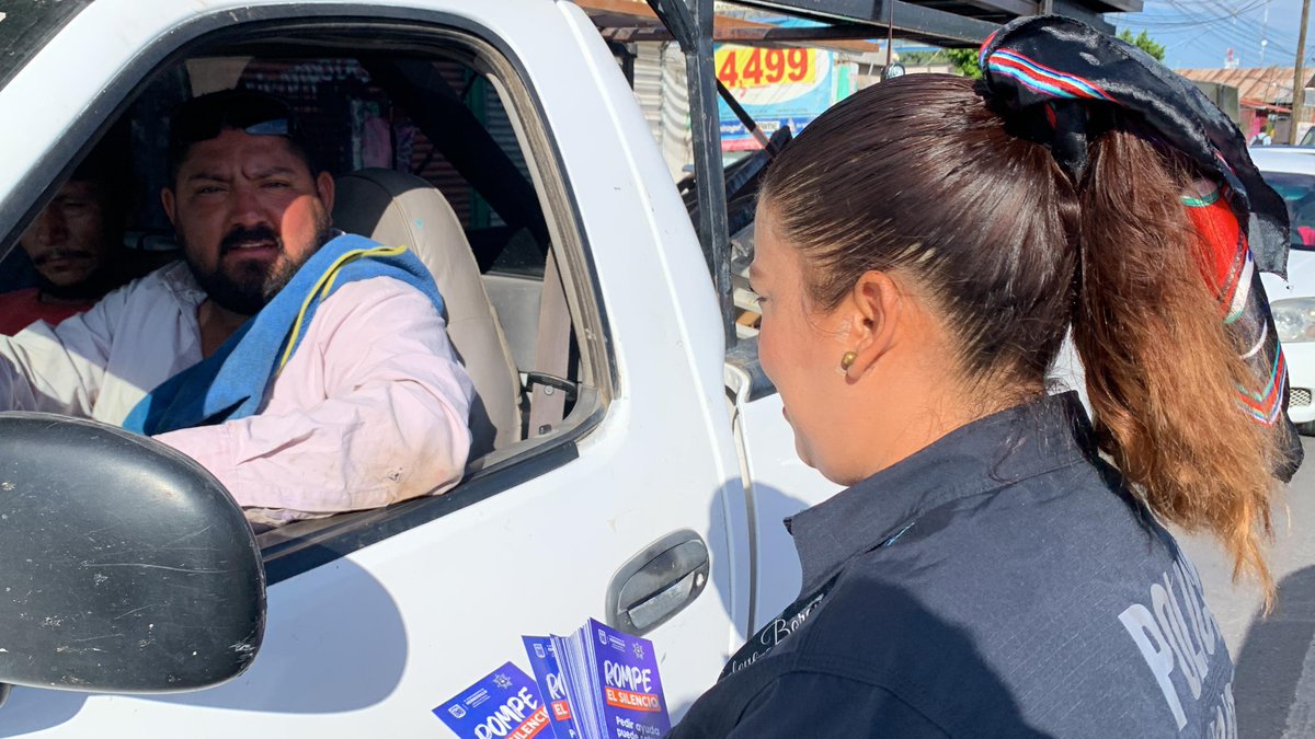 ProyectoPuente's tweet photo. 🚓 Comparte #Geavi de la @Policia_HMO información sobre prevención de la violencia a 700 ciudadanos.
🔗: https://t.co/0iKQtyOphj
#ProyectoPuente
