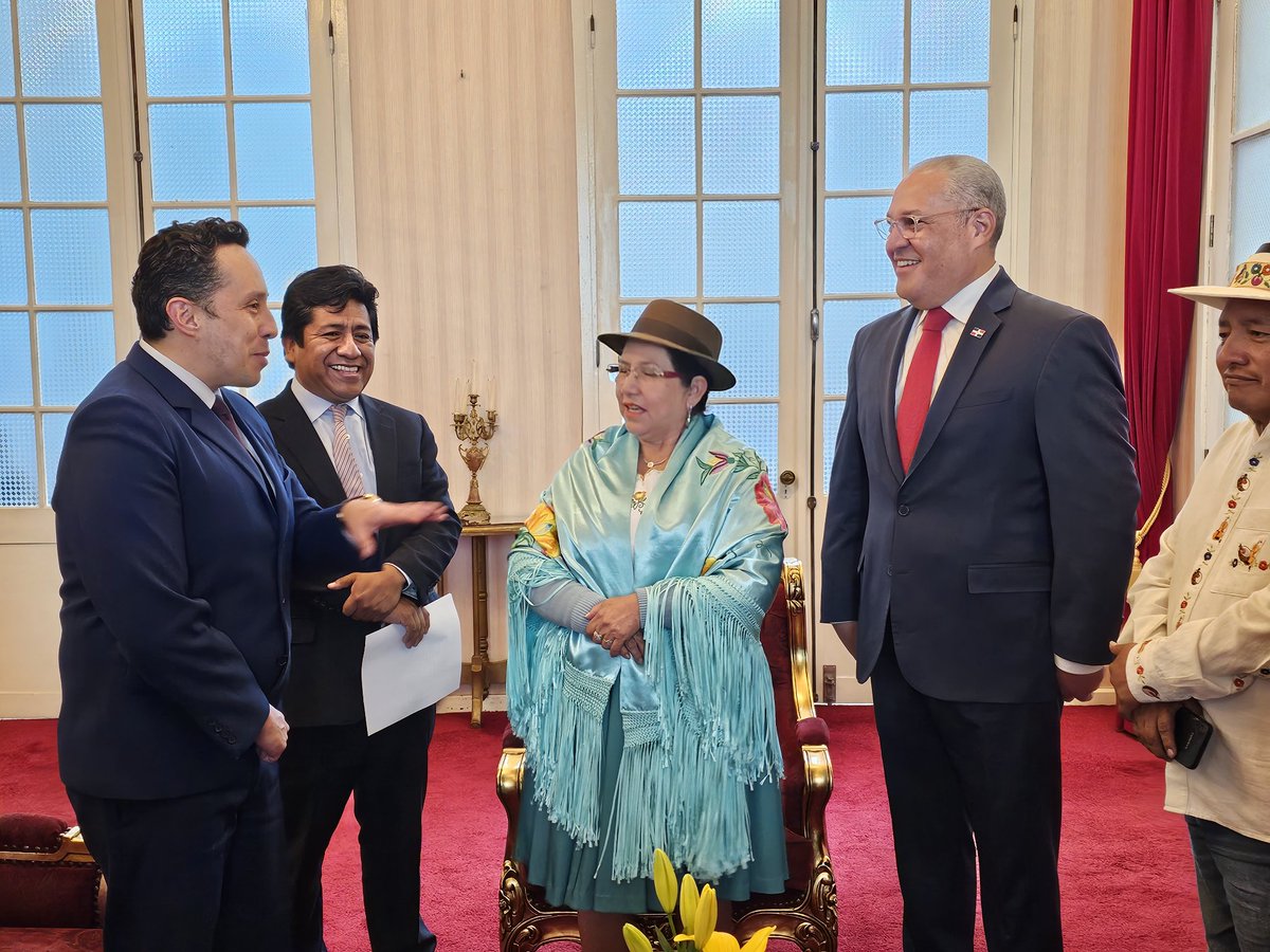 ClaudioMarte's tweet photo. Hoy celebramos un paso trascendental en las relaciones diplomáticas entre República Dominicana y Bolivia. 🇩🇴🤝🇧🇴 https://t.co/QF0gPwroym