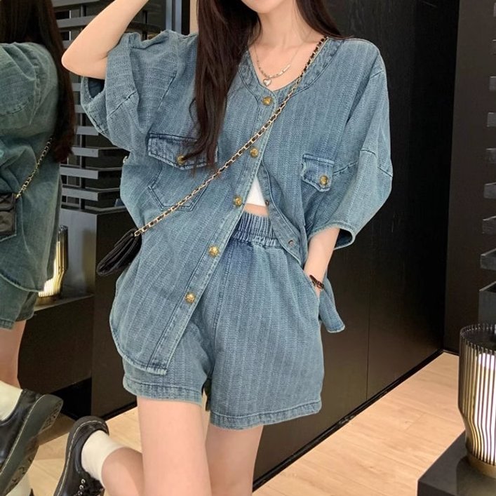 Kushal4738's tweet photo. Loose V-Neck Denim Top Wide-Leg Shorts Set

#girlfashion #fashionblogger #shopping #dress #fashionista #usa #style #trending #streetstyle #otd #fashionstyle #stylish #onlineshop #onlineshopping #outfitoftheday #trend #women #clothes #trendy #fashion #shopsmall #clothingcompany https://t.co/5gFWhV2mIj