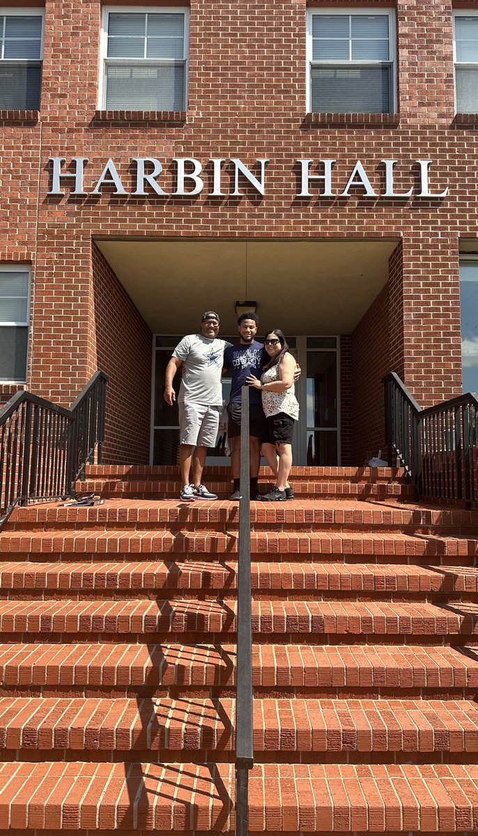 As I’m now officially moved in and on my own in college I just want to thank my parents for everything they did for me these past 18 years and forever on in my life I’m so blessed to have such special people in my life and I am forever thankful love y’all so much❤️