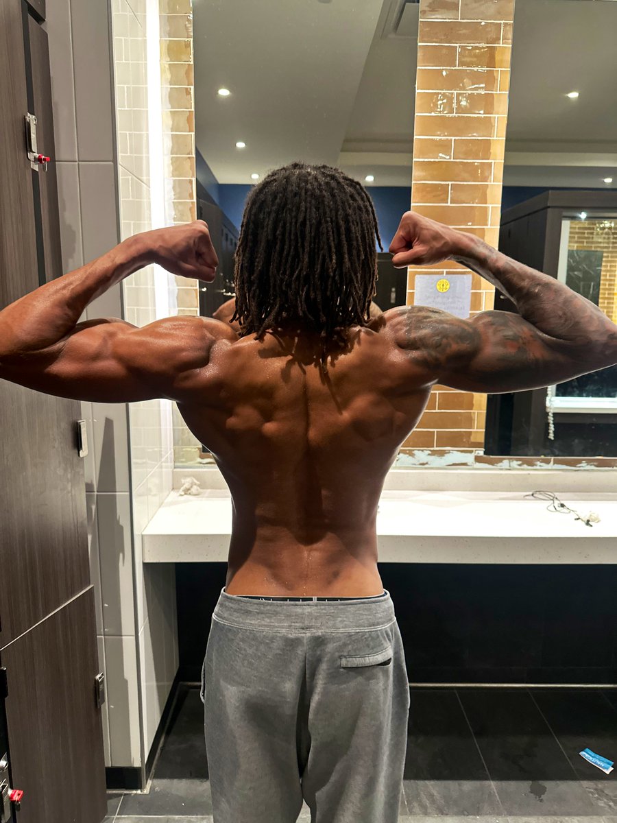 Marcell_Gray's tweet photo. Just a man w a plan, learning the importance of staying discipline 🎧 https://t.co/33VEQZeG6B