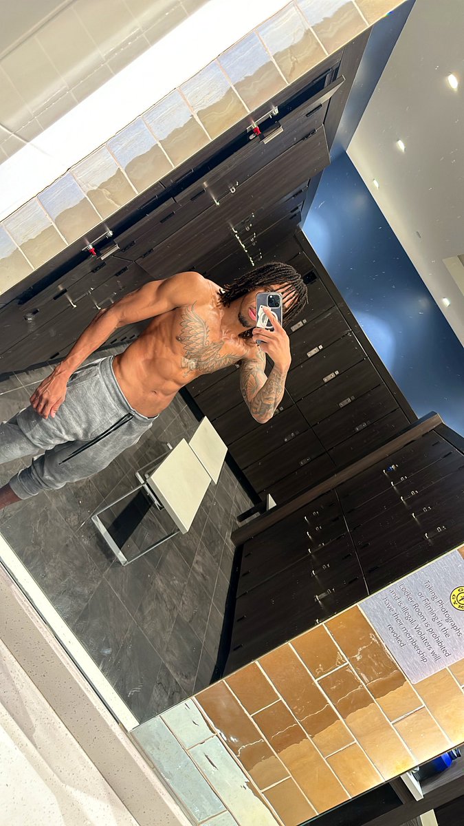 Marcell_Gray's tweet photo. Just a man w a plan, learning the importance of staying discipline 🎧 https://t.co/33VEQZeG6B
