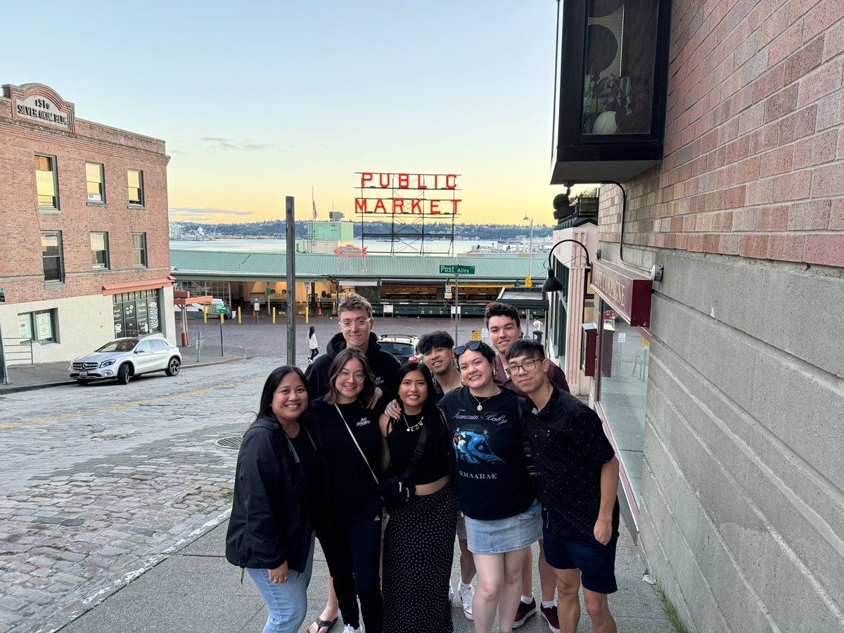 KnivesOutClub's tweet photo. Seattle < Canada https://t.co/ppAHkPeXGl