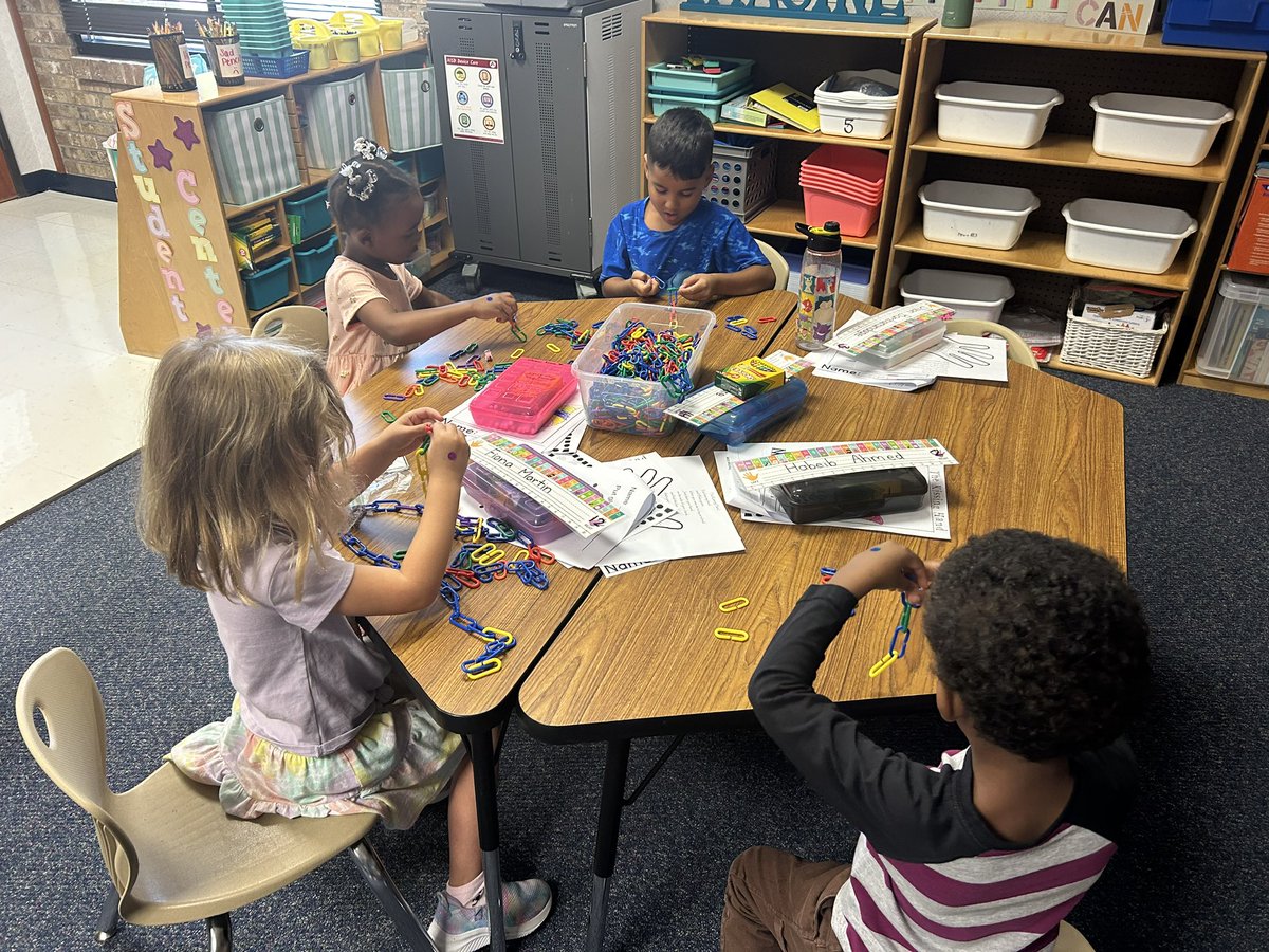 ms_miller23's tweet photo. Exploring math buckets!! @StoryFalcons https://t.co/p9pJLstdjK