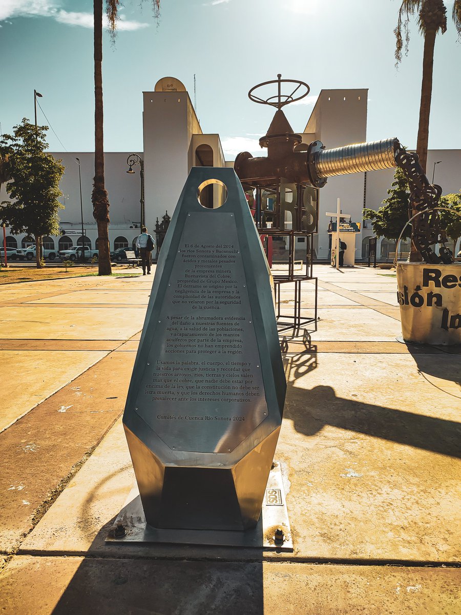 "No le mientan al pueblo: no hay acciones concretas, especializadas y preventivas para el problema de contaminación."

Con antimonumento conmemoran 🔟 años de lucha por justicia y reparación ambiental en #RíoSonora.⚠️📢

📜Comunicado de <a href="/CuencaRioSonora/">Comités de Cuenca Río Sonora</a>: comitescuencariosonora.wordpress.com/2024/08/07/con…