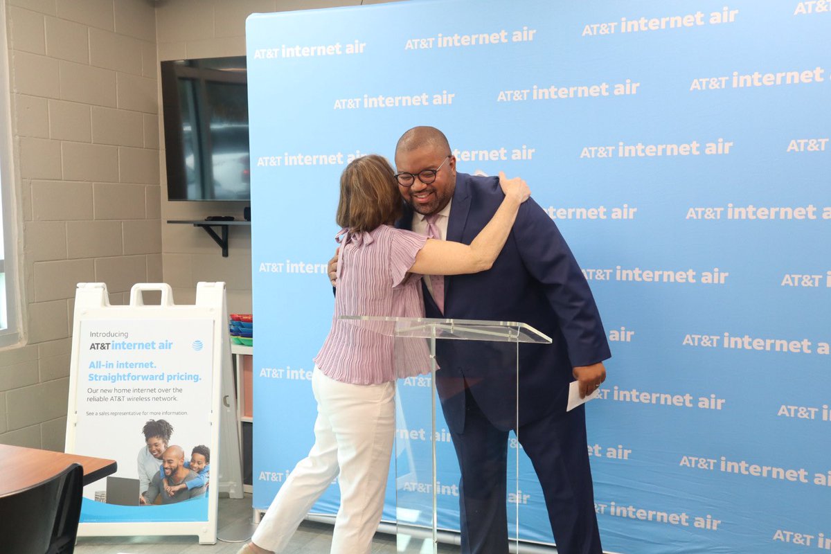 USRepKCastor's tweet image. Through the historic Infrastructure law, we are working to ensure that everyone has access to reliable high-speed internet so you can:
 
👩‍💼Work
🎒Participate equally in school
❤️‍🩹Access health care
🛜Stay connected.
#InternetForAll #PeopleOverPolitics #FL14