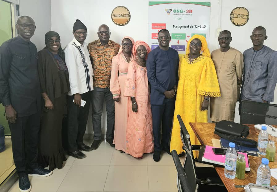 Ce matin, j'ai eu l'immense plaisir de recevoir Mme Maguette MBODJ, Directrice Exécutive de l'ANCS, et son équipe pour échanger sur les performances du programme stratégique national intégré contre le Sida, la tuberculose, les hépatites virales et les IST, mis en œuvre par l’ANCS