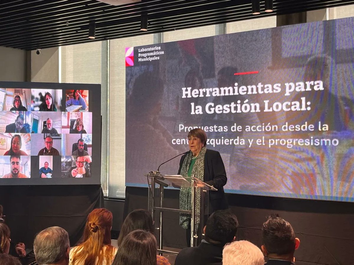 PSChile's tweet image. La ex presidenta Michelle Bachelet, convocó a candidatos y candidatas para las próximas elecciones municipales, a presidentes de partidos, incluida nuestra presidenta Paulina Vodanovic, para entregar el texto “Herramientas para la gestión local: propuestas de acción desde la…