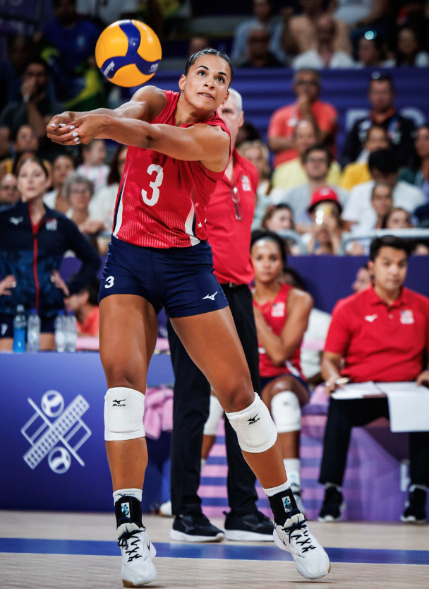 Avery Skinner didn't play for two seasons at Kentucky, losing her spot to the duo of Edmond/Stumler.

She fought back and earned her spot on the 2020 national title team. 

In 2024, she didn't start at the Olympics. Guess what, she fought back and is going for 🥇 as THE starter.