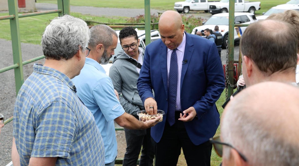 Sen. Cory Booker tweet media