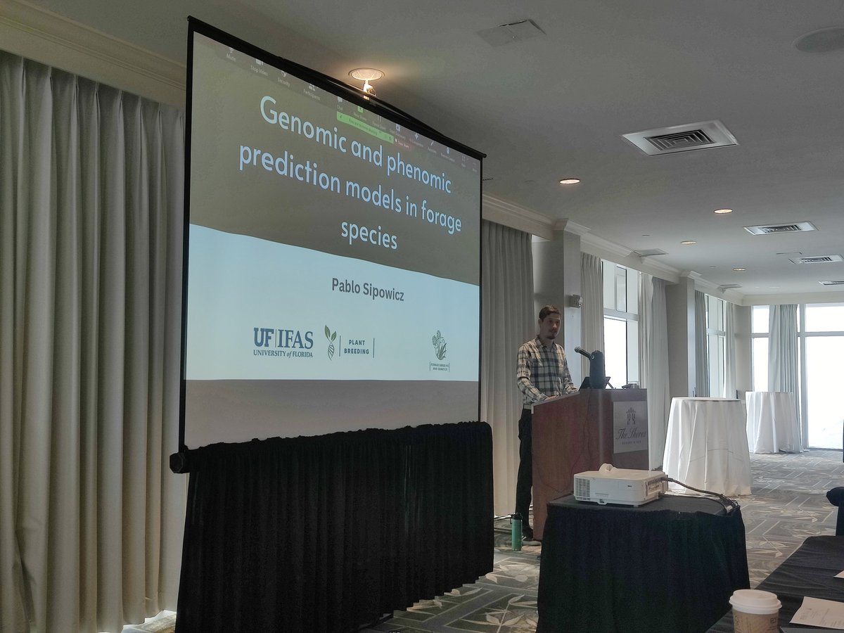 ForageBreeding's tweet photo. Awesone session for the @UFPlantbreeding retreat

PhD students from our first cohort gave excellent talks

Be on the lookout for fantastic students graduating from our program

Congratulations to @ElissarAlam for being the first student to complete the PhD degree in PB @UF_IFAS https://t.co/NGFxCVfbJG