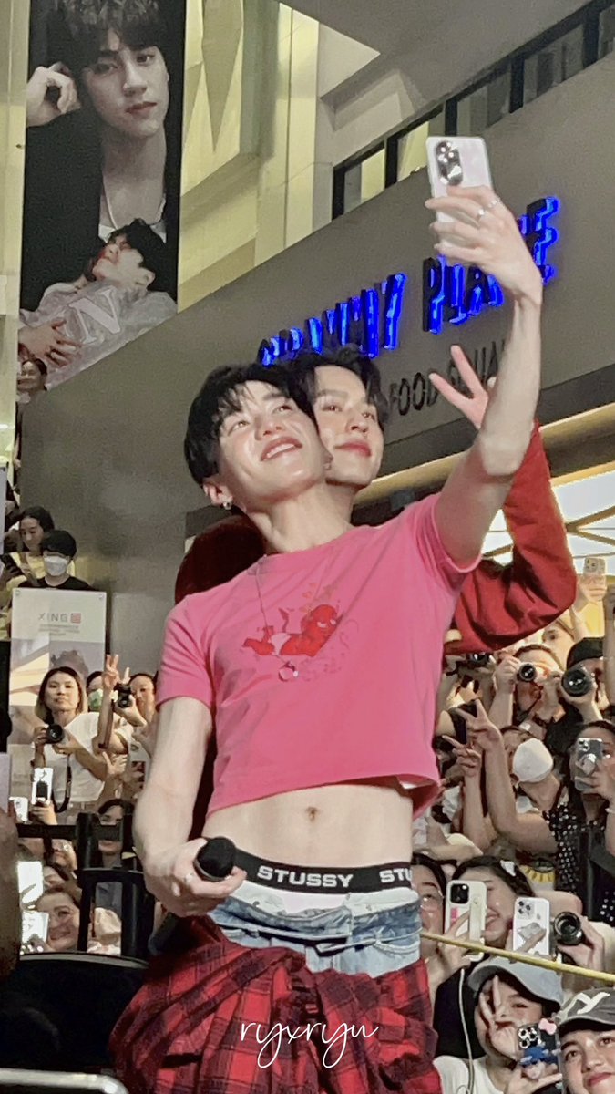 ryxryu's tweet photo. กำลังใจของวันนี้ เดือนนี้ ปีนี้ 💙❤️
#BKPPxFANDOMLIVE https://t.co/YbMkDxcs1G