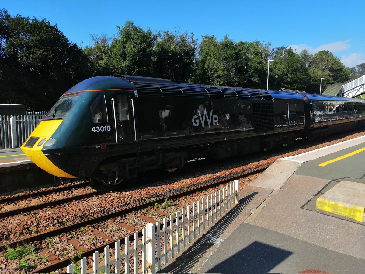 SteelCityDog_'s tweet photo. #highspeedthursday - Bodmin Parkway is definitely a good station if you ask a few of us... @GWRHelp 43010 is seen here at the aforementioned station, headed for Plymouth, back in August 2021. https://t.co/vmEPr5D2Bm