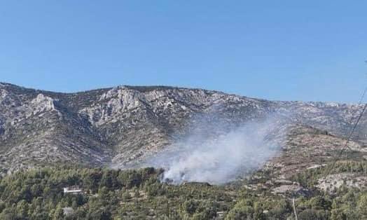 Merci aux 80 pompiers mobilisés pour éteindre un incendie à Puyloubier. 

Aux côtés de nos soldats du feu, des moyens aériens sont engagés pour maîtriser l’incendie. 

Pour votre sécurité, évitez le secteur ! 🔥🚒