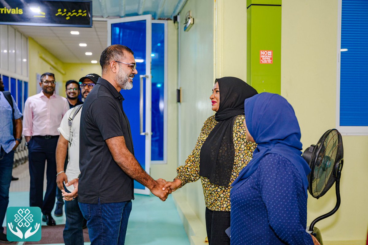KRHmv's tweet photo. Chief Executive Officer of Male’ City Group of Hospitals, Mr. Ibrahim Abdul Razzaq Haleem, Deputy Chief Executive Officer of Dharumavantha Hospital, Dr. Shah Mahir, and Deputy Chief Executive Officer of Villimale Hospital, Mr. Mohamed Mabrook along with the Surgery Team including Assistant Medical Director and Head of the Department of Surgery, Consultant Sub-specialist in Plastic and Reconstructive Surgery, Dr. Mohamed Waheed, Head of the General Surgery Unit, Senior Consultant in General Surgery, Dr. Abdulla Ubaid and Consultant in Surgery, Dr. Muzayyan Mohamed visits Kulhudhuffushi City as part of the outreach surgery camp.

@MoHmv 
@governmentmv 
@presidencymv