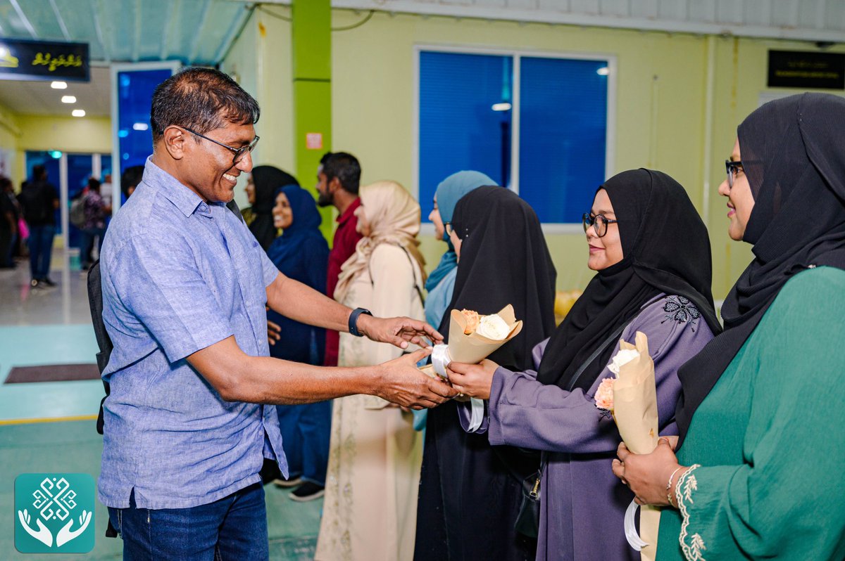 KRHmv's tweet photo. Chief Executive Officer of Male’ City Group of Hospitals, Mr. Ibrahim Abdul Razzaq Haleem, Deputy Chief Executive Officer of Dharumavantha Hospital, Dr. Shah Mahir, and Deputy Chief Executive Officer of Villimale Hospital, Mr. Mohamed Mabrook along with the Surgery Team including Assistant Medical Director and Head of the Department of Surgery, Consultant Sub-specialist in Plastic and Reconstructive Surgery, Dr. Mohamed Waheed, Head of the General Surgery Unit, Senior Consultant in General Surgery, Dr. Abdulla Ubaid and Consultant in Surgery, Dr. Muzayyan Mohamed visits Kulhudhuffushi City as part of the outreach surgery camp.

@MoHmv 
@governmentmv 
@presidencymv