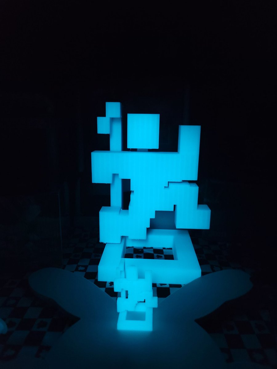 LostGoldFNaF's tweet photo. Happy Fazbear's Birthday, Pizza Games and Cakes !
HAPPY 10 YEARS FNAF !!!!

Here's what I've done for 10th anniversary, a mystery mini and a GIANT animdude Glow in the dark !!

#FNAF10thAnniversary #FNAF #Animdude https://t.co/hwoNPyjFzI