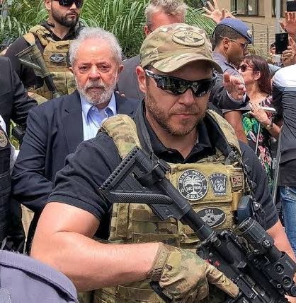 PrimeiroFront's tweet photo. Amanhã, O meu estado Santa Catarina receberá a infeliz visita do LADRÃO pela 1° vez nesse governo de merda. O PT de SC diz que "espera" reunir 3 mil pessoas pra aplaudir esse VAGABUNDO. Vcs não tem noção do ódio q sinto pelo PT de SC, a arrogância deles, o meu sangue ferve. https://t.co/wzkhprzZaF