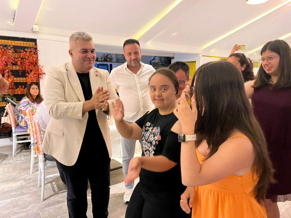 aydinkoc_tr's tweet photo. Özel çocuklarımızın yüzleri hep gülsün, tertemiz kalpleri her zaman mutlulukla atsın. Bunun için çok çalışacağız ve #BirlikteBaşaracağız
#TOSSFED https://t.co/U6rnElQOzN